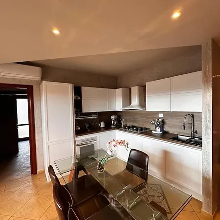 Nuovo Al Centro Di Apartamento *